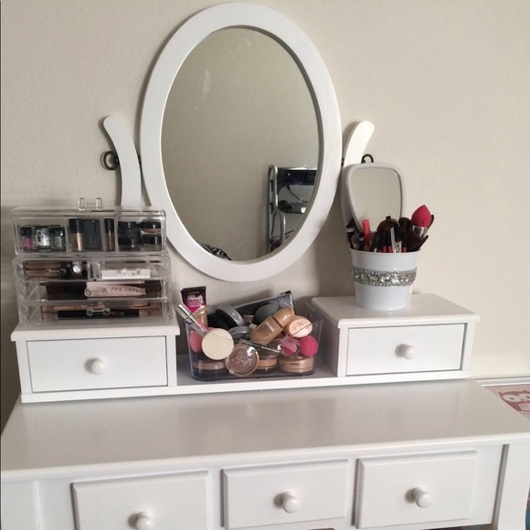 Premium Women’s Pearl White Vanity Table + Stool - Picture 8 of 8